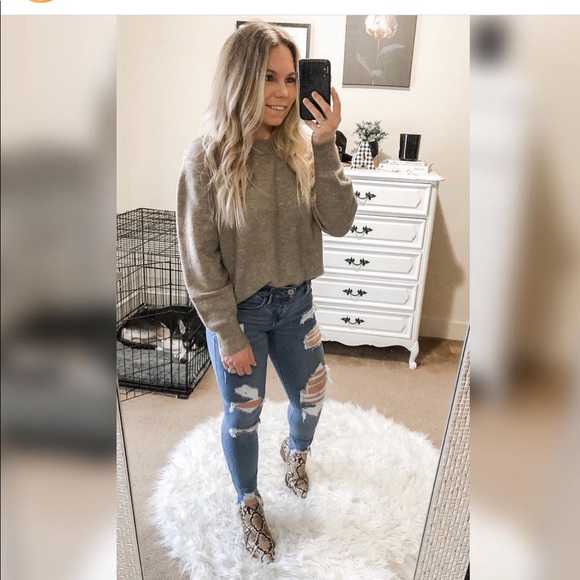 Meet your Posher, Kayla - Picture 6 of 6